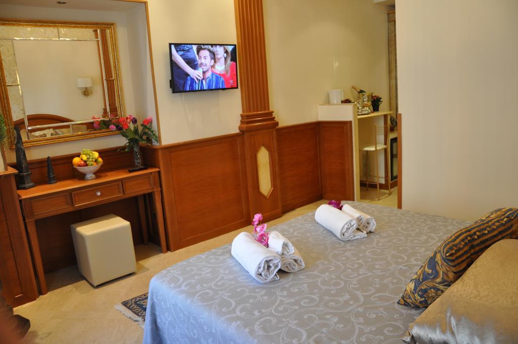 Rome Imperial Crown Apartment Стая снимка