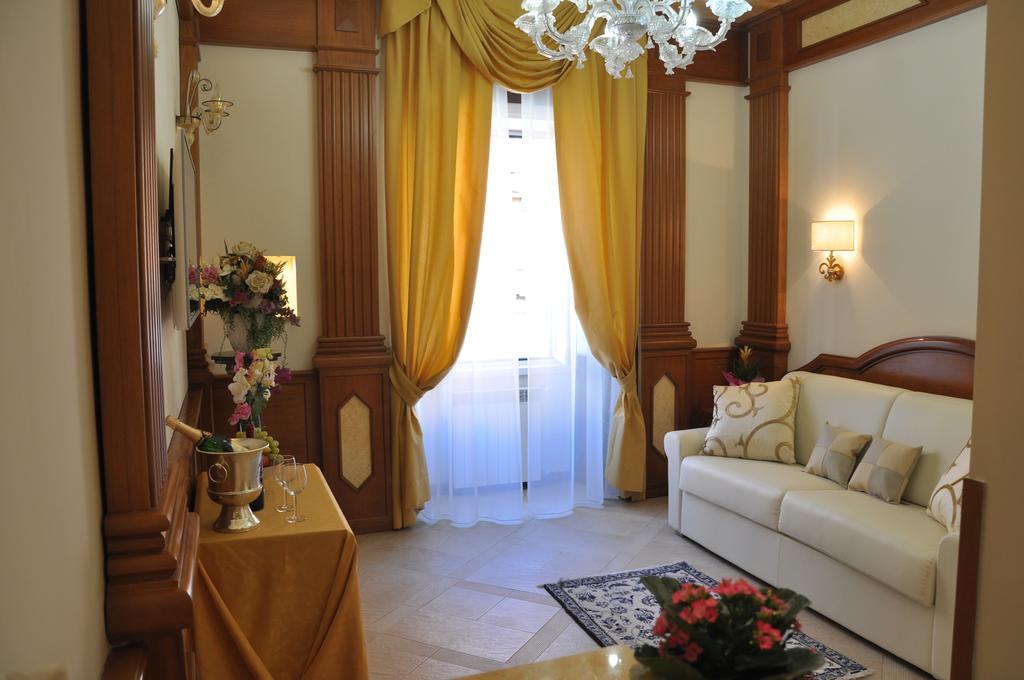 Rome Imperial Crown Apartment Стая снимка